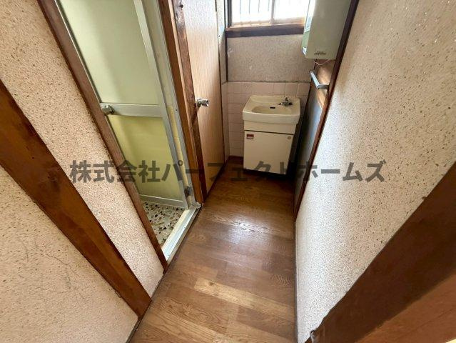 河北中町戸建　賃貸の洗面所|脱衣スペースもあります