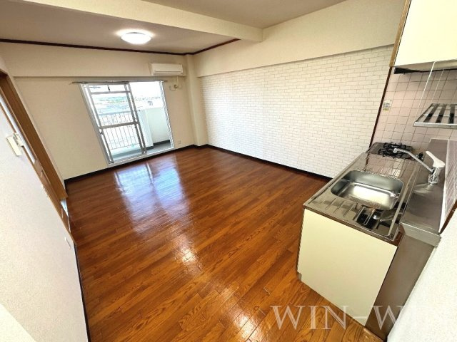 TENOHA TOYOHASHIの居間・リビング|イメージ（同建物内別部屋の写真です）