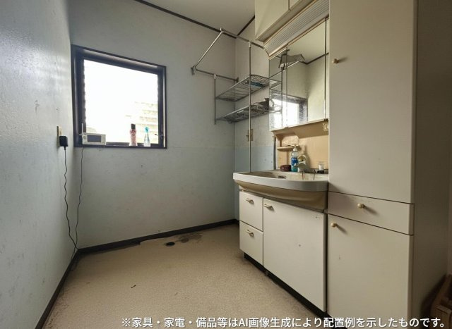 稲敷市三次　庭付き中古戸建の独立洗面台