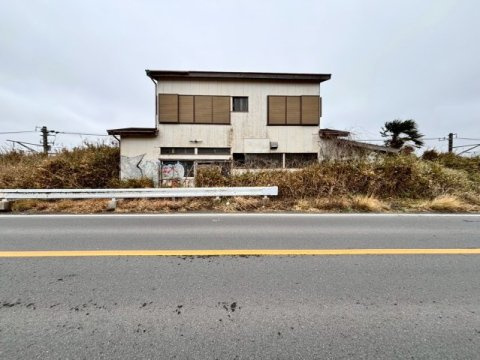 香取郡東庄町笹川い　上物付き土地