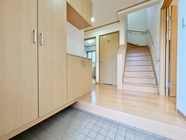 芳賀郡市貝町赤羽　中古住宅の玄関