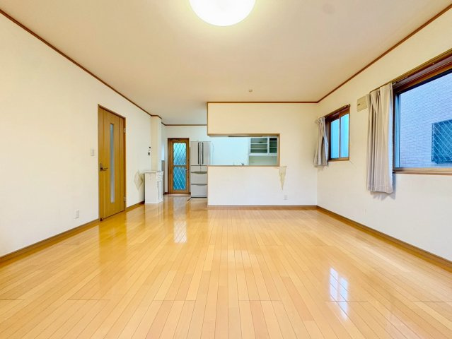 芳賀郡市貝町赤羽　中古住宅の居間・リビング