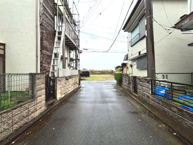 佐倉市江原新田　中古戸建の前面道路含む現地写真