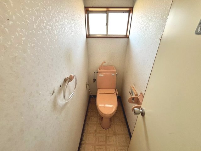 那珂市平野　中古戸建のトイレ