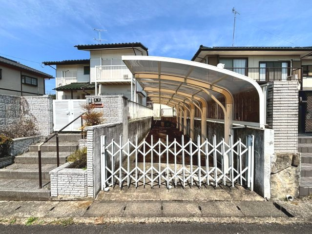 那珂市平野　中古戸建の駐車場