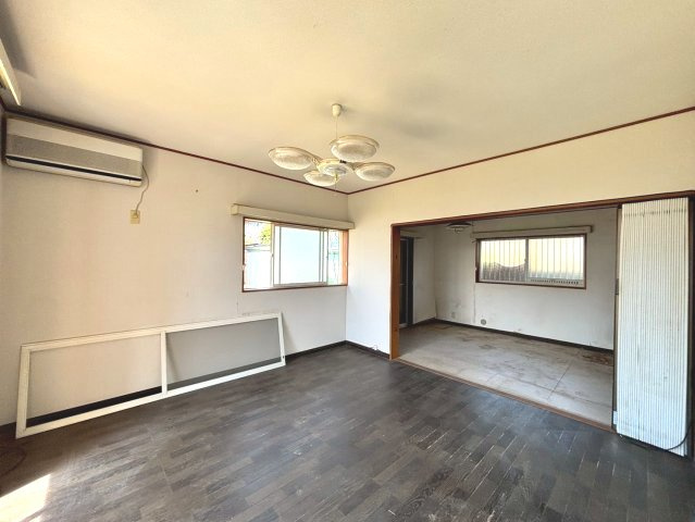 那珂市平野　中古戸建の居間・リビング