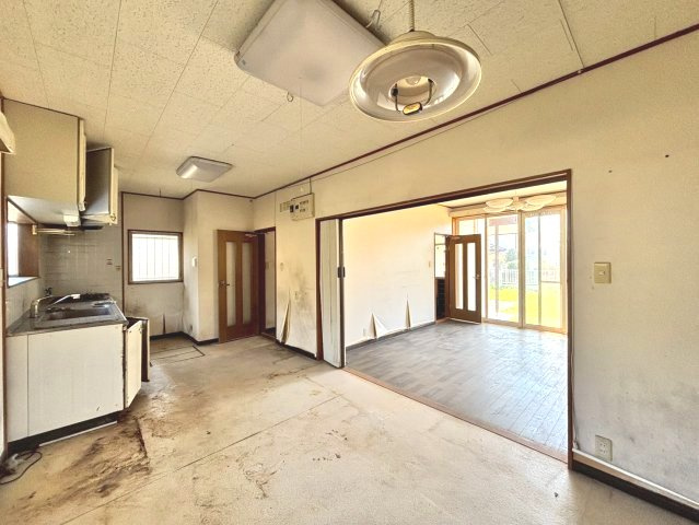 那珂市平野　中古戸建の居間・リビング