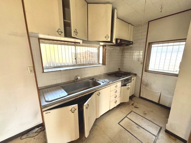 那珂市平野　中古戸建のキッチン