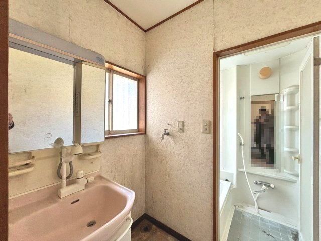 那珂市平野　中古戸建の独立洗面台