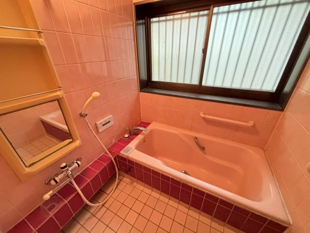 鉾田市借宿　中古戸建の浴室