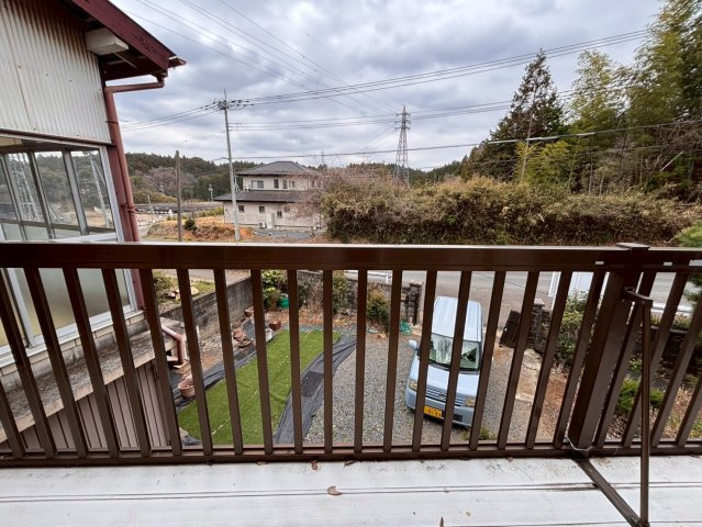 鉾田市借宿　中古戸建のバルコニー