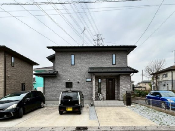 小山市東間々田　中古戸建の駐車場
