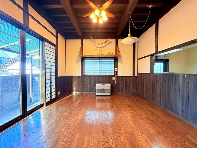 ひたちなか市大字市毛　中古戸建の洋室