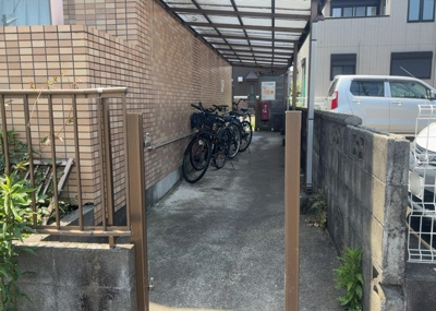 【外観】 | ロワール二本松 | 土地を買う際、住む地域の自治体や福祉の補助制度にも注目してみましょう。子供や老人の医療補助やゴミ出しのルールなど、自治体によってルールに大きな違いがあるため、暮らしやすい土地で判断するとよいでしょう。