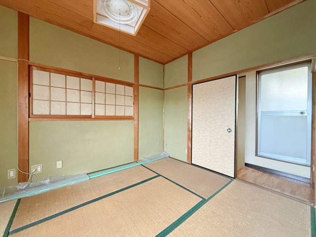岸和田市箕土路町2丁目　中古戸建の和室