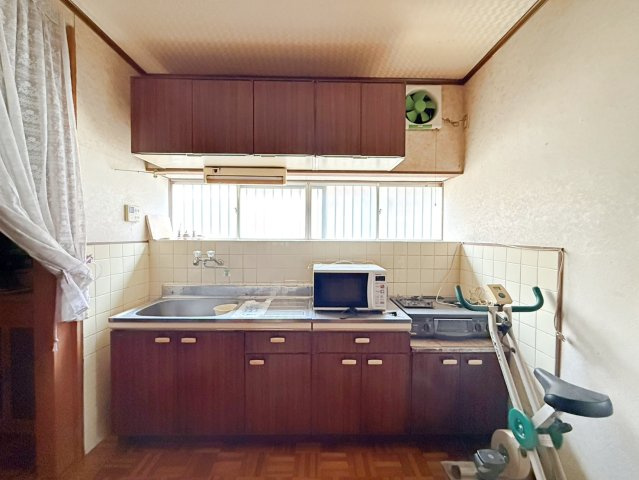 岸和田市箕土路町2丁目　中古戸建のキッチン