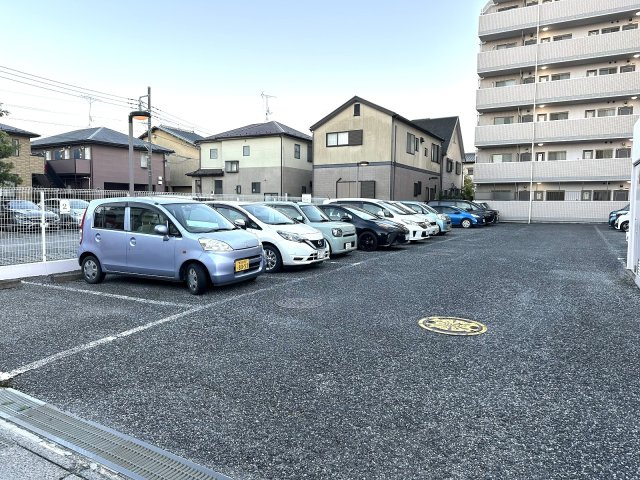 ライオンズマンション武里の駐車場|１６駐車場
