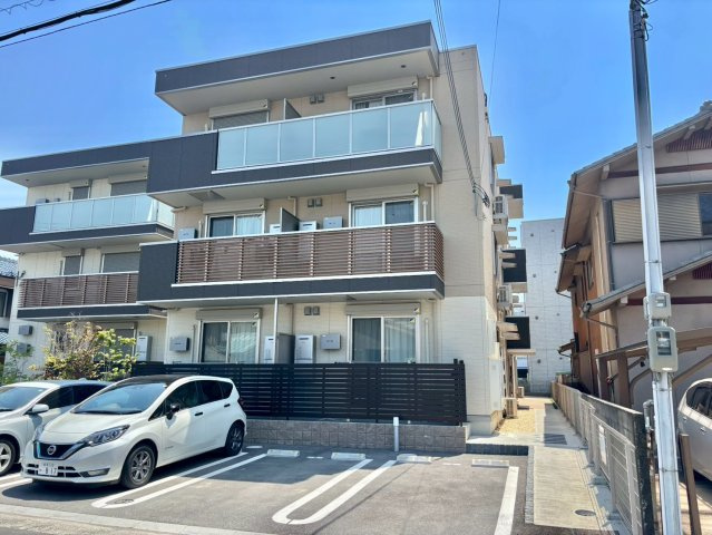 D-Place安田の外観