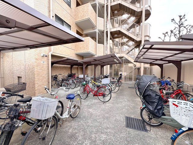 川口五丁目パーク・ホームズの駐輪場|駐輪場