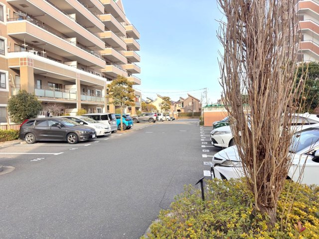 ウッドパーク吉川きよみ野Ｃ棟の駐車場|駐車場