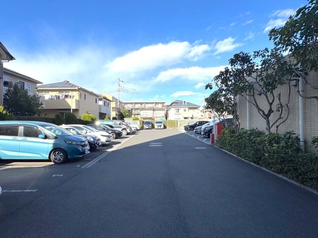 プラウド大宮日進の駐車場|駐車場