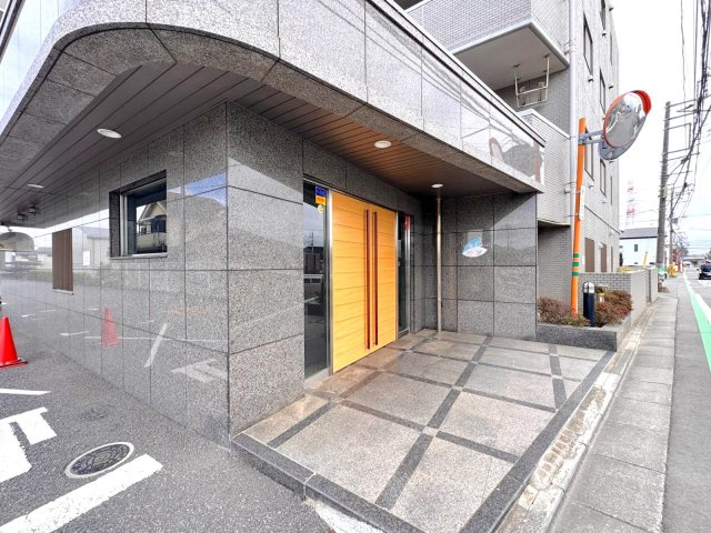 フォルテコート若葉のエントランス|エントランス外