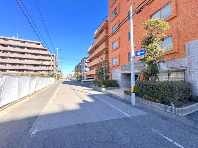 グリーンミユキ蕨北町の外観|全面道路
