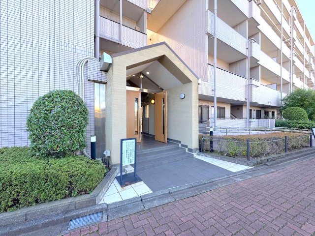 ベルヴィル大宮Ｂ棟のエントランス|エントランス外