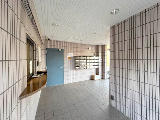 ベルドゥムール春日部のエントランス|エントランスホール