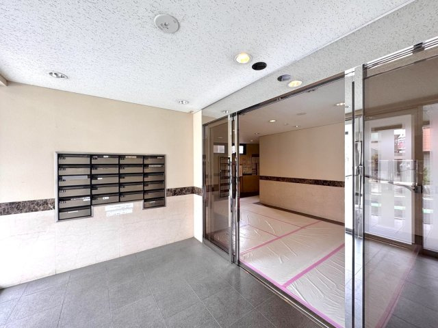 ライオンズマンション谷塚駅前第二のエントランス|エントランスホール