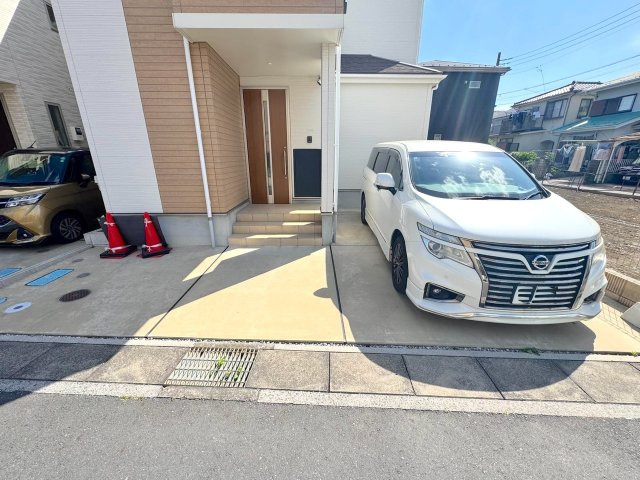 戸建 八潮市大字南川崎の駐車場|駐車場　大きいミニバンも余裕を持って停められます。