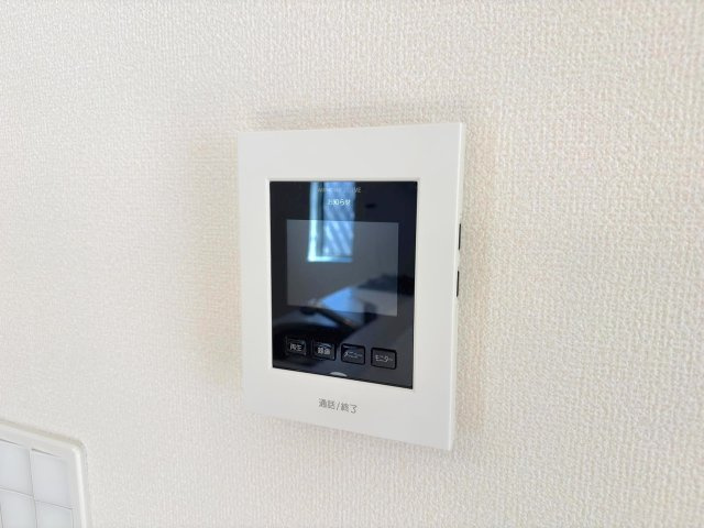 戸建 八潮市大字南川崎の内装|TVモニター付きインターホン