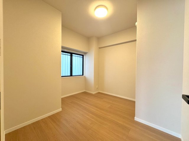 レジデンシャル春日部ウィステリアの子供部屋|洋室5帖　間取り図右上の部屋