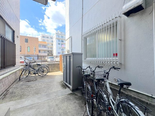 レジデンシャル春日部ウィステリアの駐輪場|駐輪場