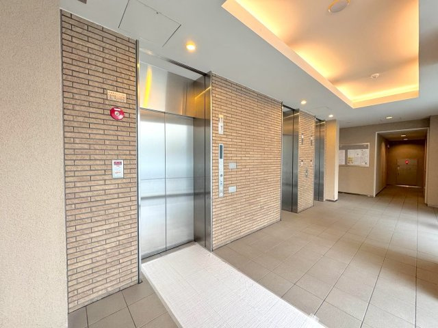 ソルクレスト川口のエントランス|エレべーターホール
