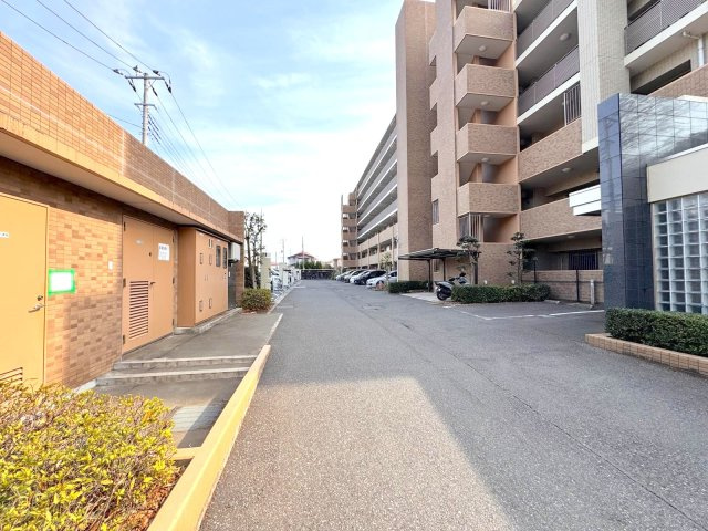 オーベル柏の葉ヒルズ壱番館の駐車場|駐車場