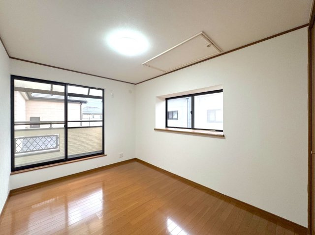 見沼区御蔵　中古戸建ての子供部屋|子ども部屋　6.1帖　屋根裏収納ついております。