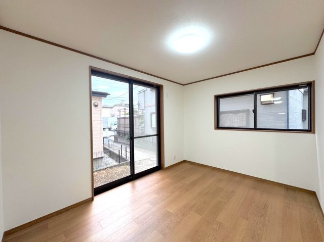 見沼区御蔵　中古戸建ての居間・リビング|リビング　区割りすれば1部屋としてご使用いただけます。