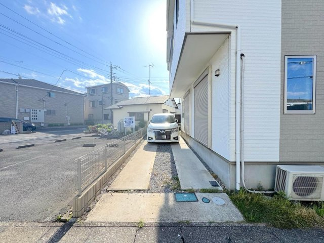戸建　春日部南5丁目の駐車場|縦列で2台停められます