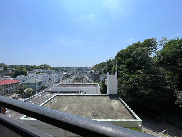 室内の“管”も交換済み！うーん。水もよりキレイな気がする、、、５階の眺望もちょうどイイ高さで開放感も得られちゃう安パイ『ダイアパレス保土ケ谷』リフォームの展望