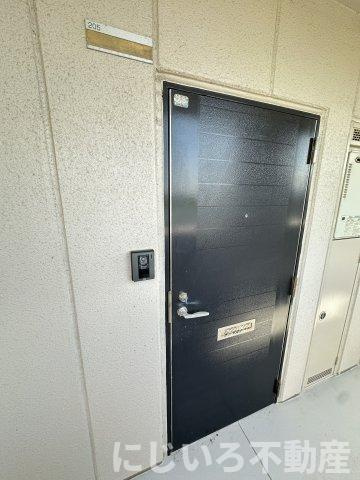 ヴィゴラス弐番館の玄関