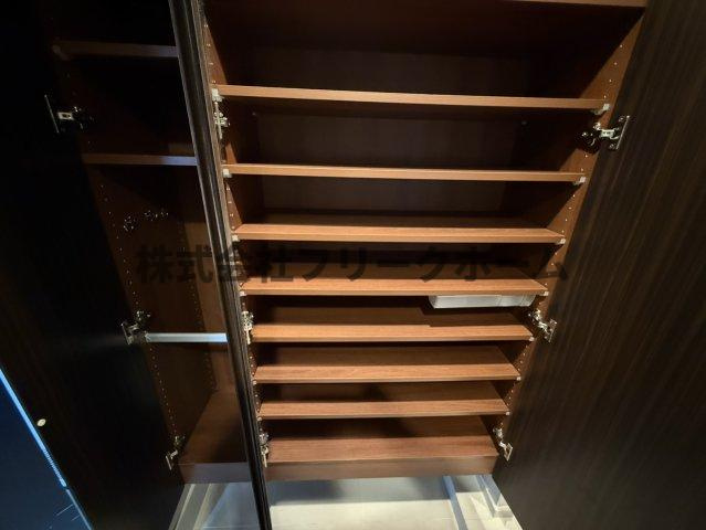 武蔵野市境南町２丁目の賃貸マンションの玄関