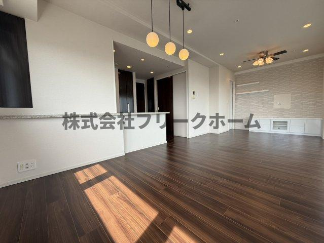 武蔵野市境南町２丁目の賃貸マンションの居間・リビング