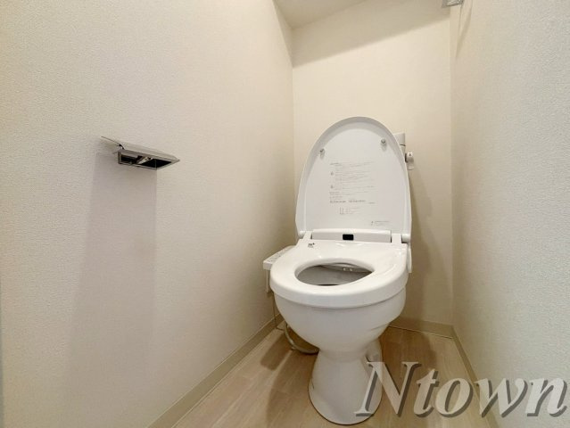 【トイレ】 | プレサンス久屋大通公園セラフィ | 落ち着いた色調のトイレです