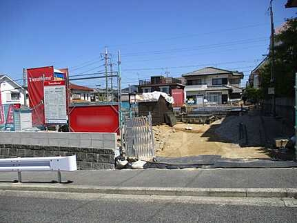 佐伯区美鈴が丘東２丁目の前面道路含む現地写真