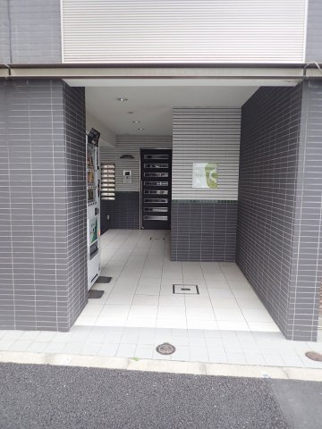 ヴェルデール白山のエントランス
