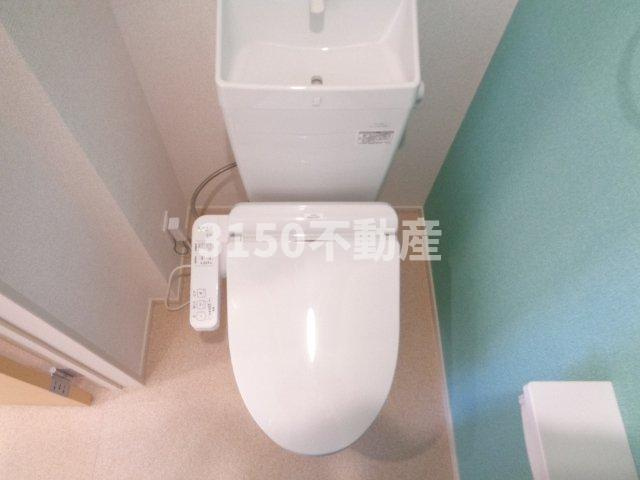 オドゥール・ダムールのトイレ|落ち着いた色調のトイレです