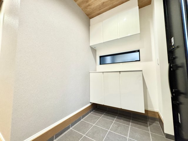 船橋市飯山満町２丁目４１９②の玄関|建築施工例