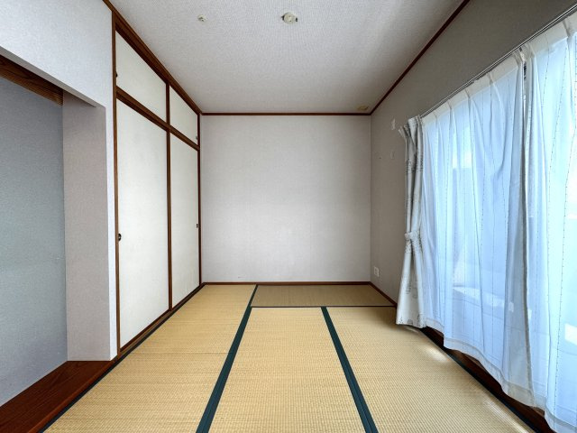 アルファステイツ松縄レインボー通りIIの和室