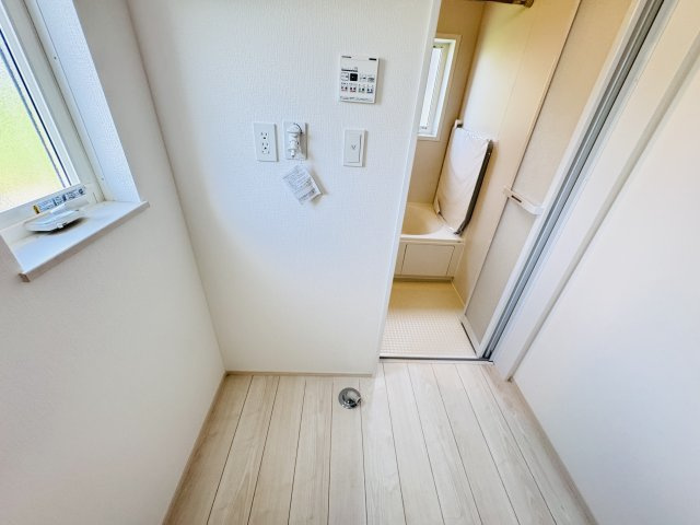 松戸市栗ヶ沢新築戸建【栗ヶ沢小学校:10分】のランドリースペース|洗濯機置き場
